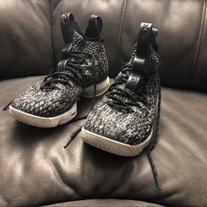 Lebron 15 ashes high top. Used in great condition